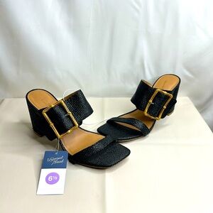 Universal Thread Women Sandals With Heel Size 6 1/2